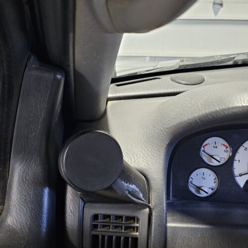 1999-2004 Jeep Grand Cherokee MagSafe Phone charging mount